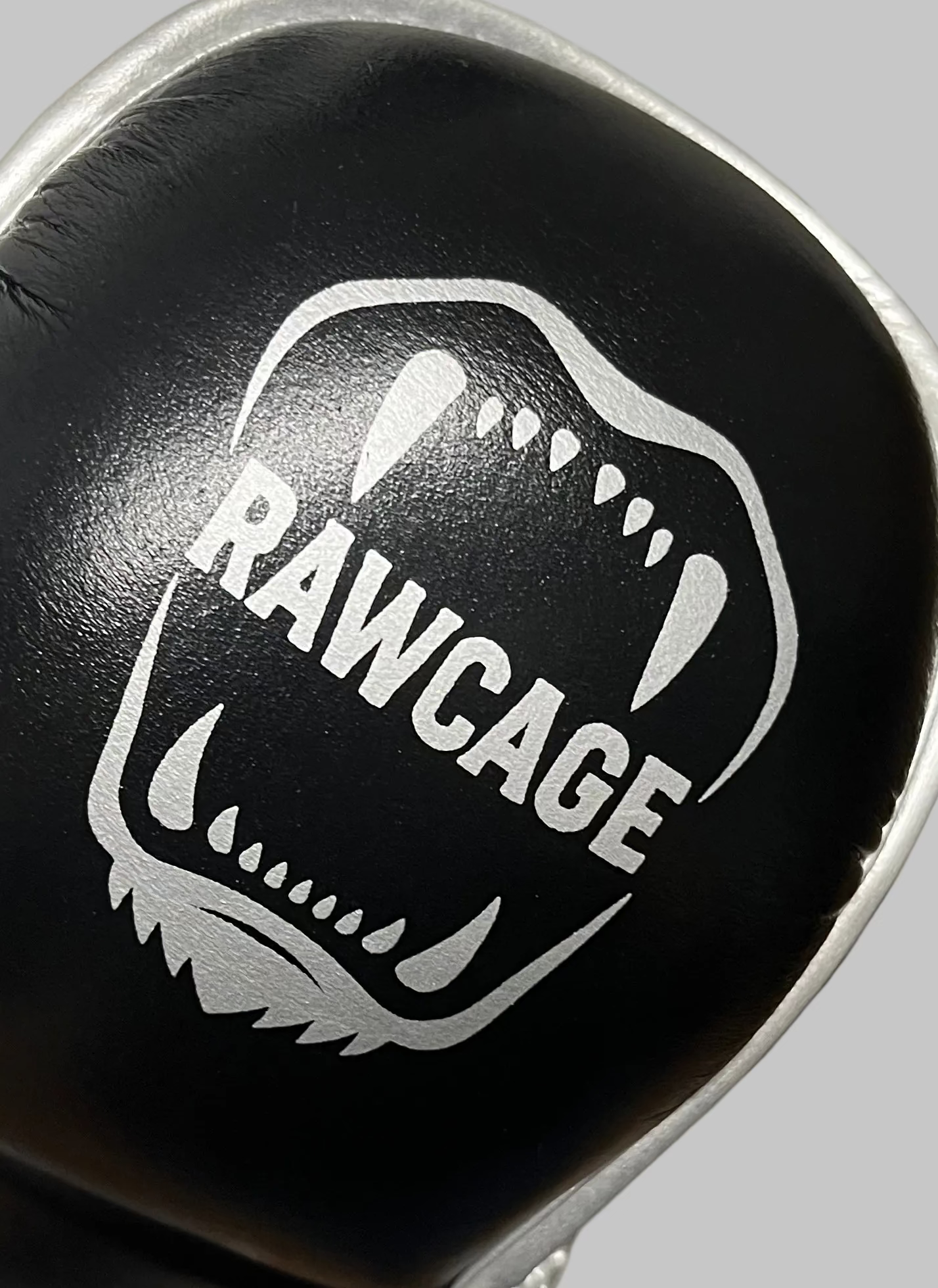 RAWCAGE OKORO Cowhide Leather MMA Gloves BLACK/SILVER